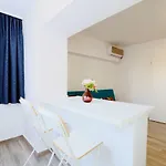 Lejlighed Luxury Olimpia In Bucharest, With Netflix App *